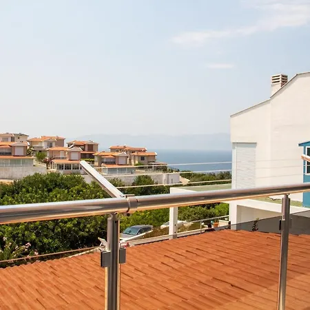 Villa Peaceful House With Refreshing Terrace In Çeşme