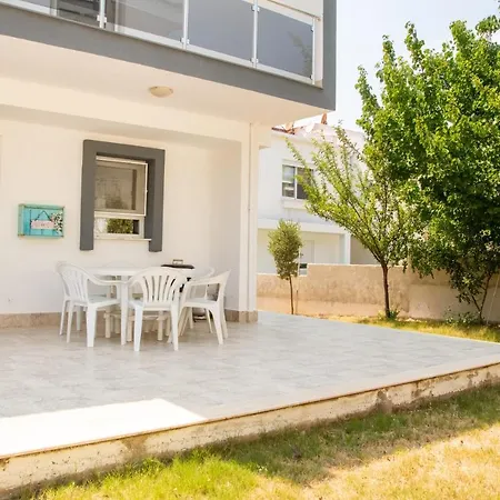 Peaceful House With Refreshing Terrace In Villa Cesme